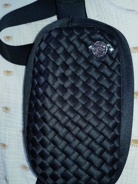 Quilted Black Unisex Crossbody Sling Bag - Steve Madden